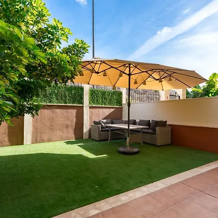 شقة #bright Retreat With Lush Outdoor Space